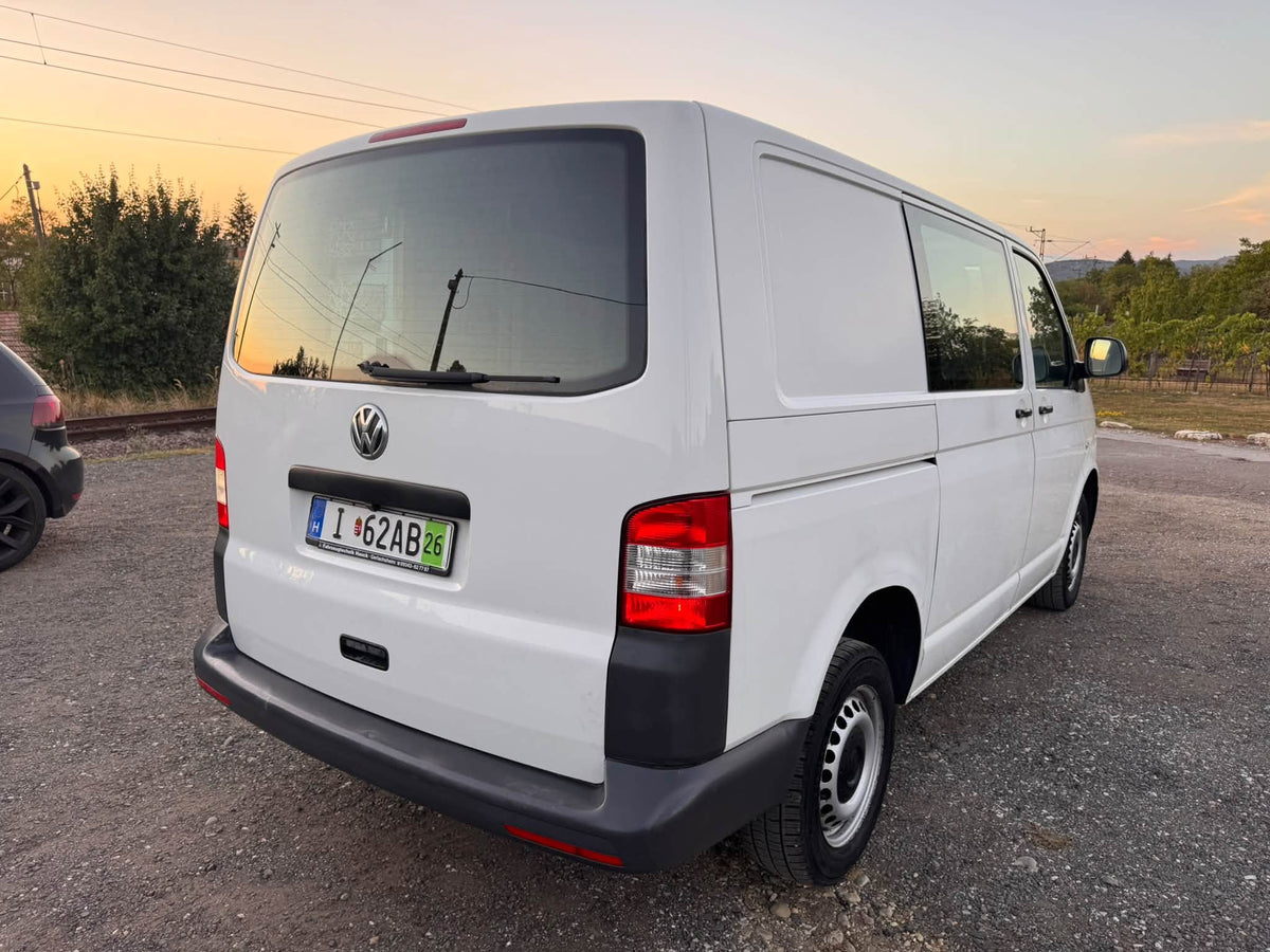 Volkswagen Transporter T5 2.0 CR TDI 140 LE – 4. fotó