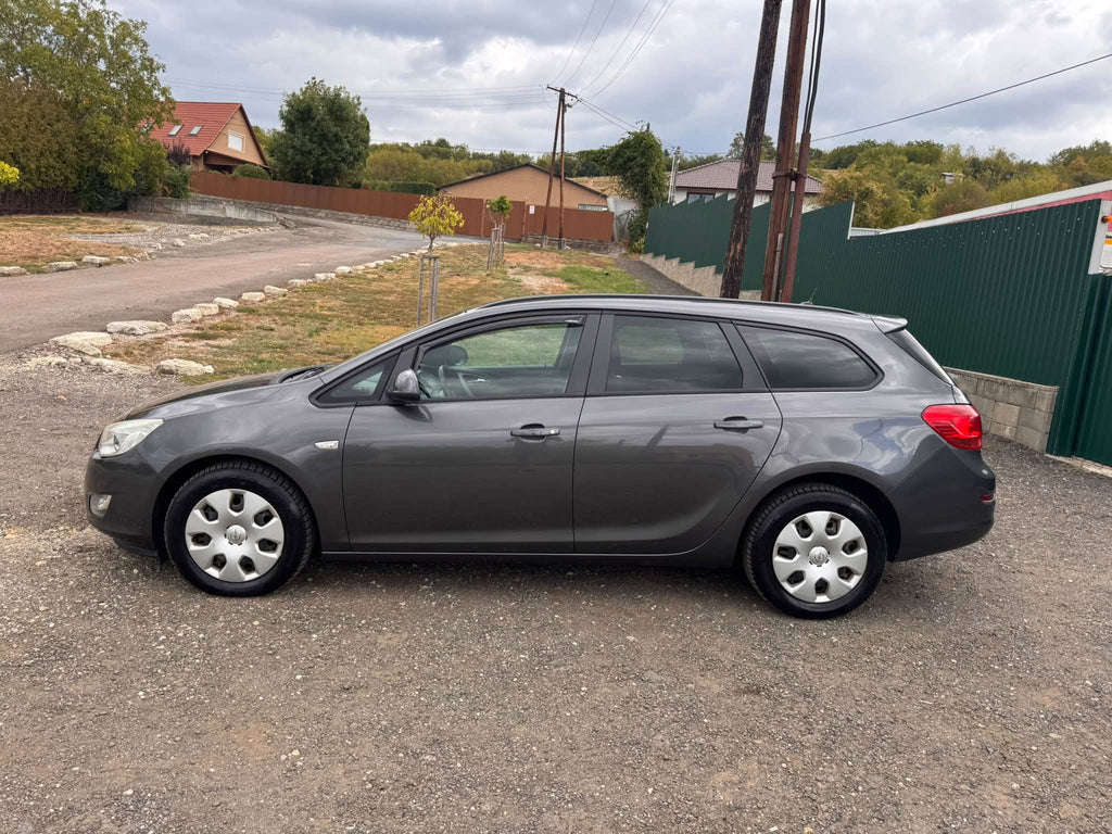Opel Astra J Sports Touer 1.7 CDTI