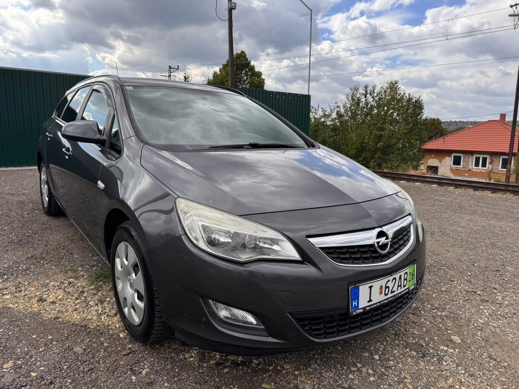 Opel Astra J Sports Touer 1.7 CDTI
