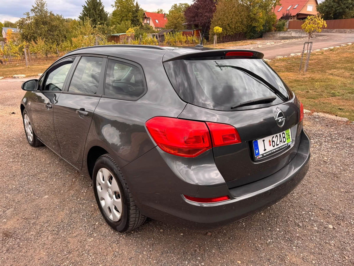 Opel Astra J Sports Touer 1.7 CDTI