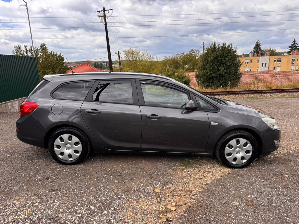 Opel Astra J Sports Touer 1.7 CDTI