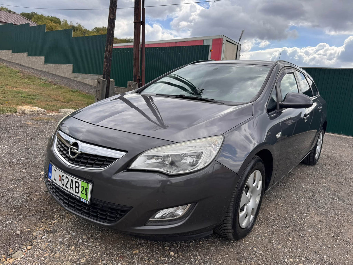 Opel Astra J Sports Touer 1.7 CDTI
