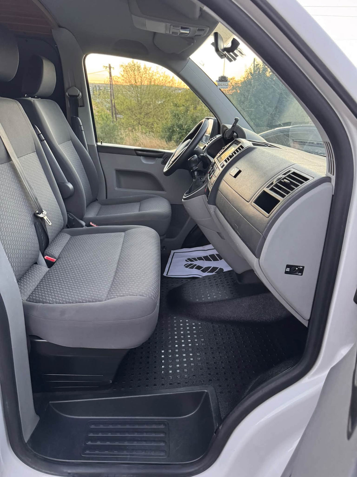 Volkswagen Transporter T5 2.0 CR TDI 140 LE – 11. fotó