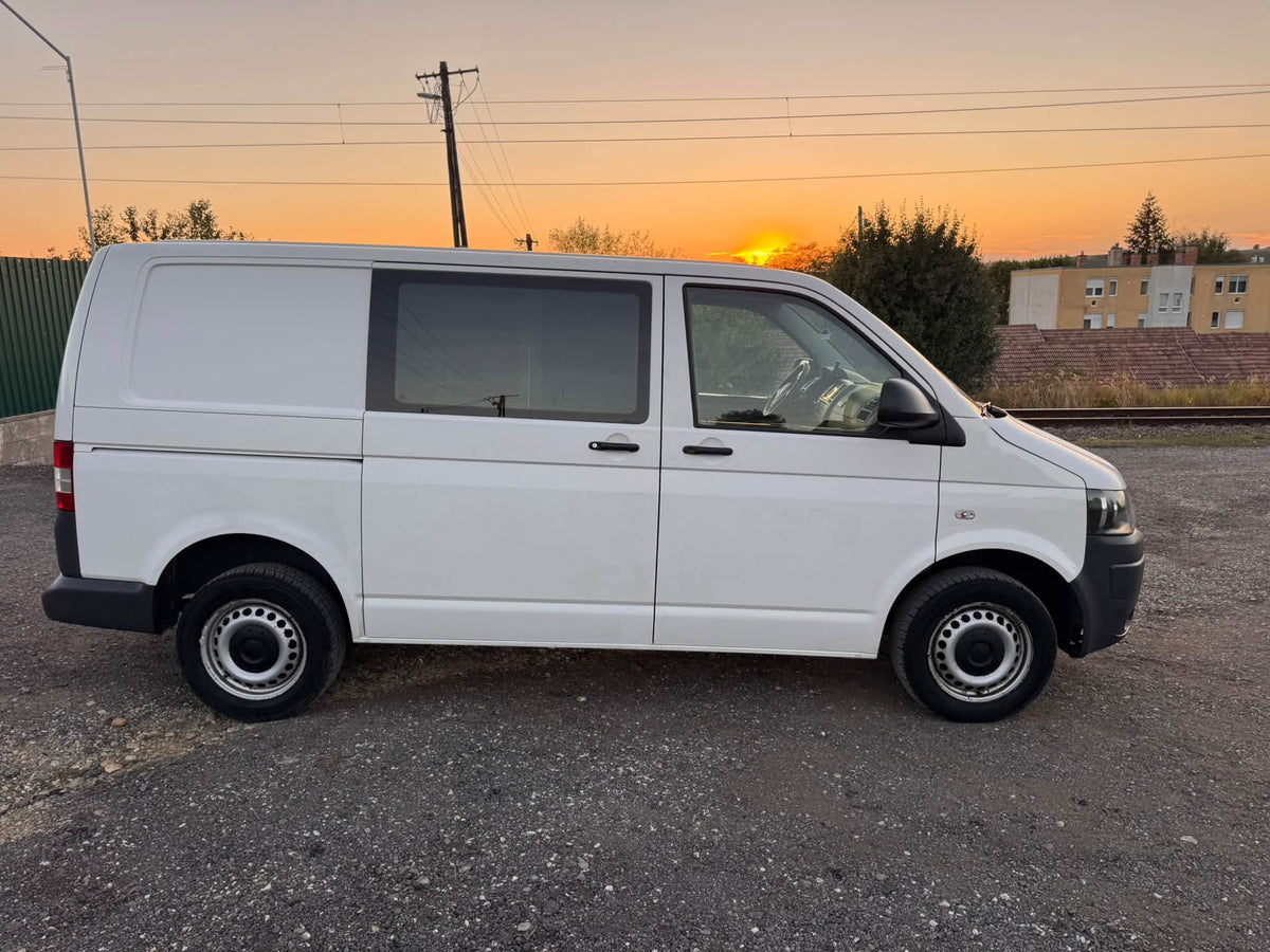 Volkswagen Transporter T5 2.0 CR TDI 140 LE – 6. fotó