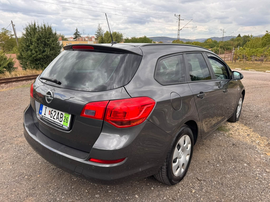 Opel Astra J Sports Touer 1.7 CDTI